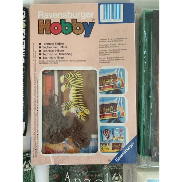 Lot of 8 assorted Craft kits Needle Point with frames, Stitchery Kits, Christmas - Picture 3 of 12